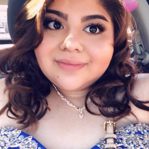 Meet your Posher, Daniella - Picture 1 of 1